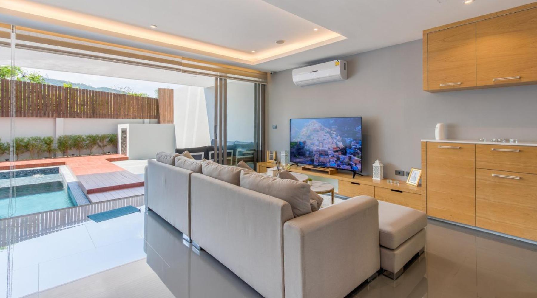 Luxury Pool In Chalong